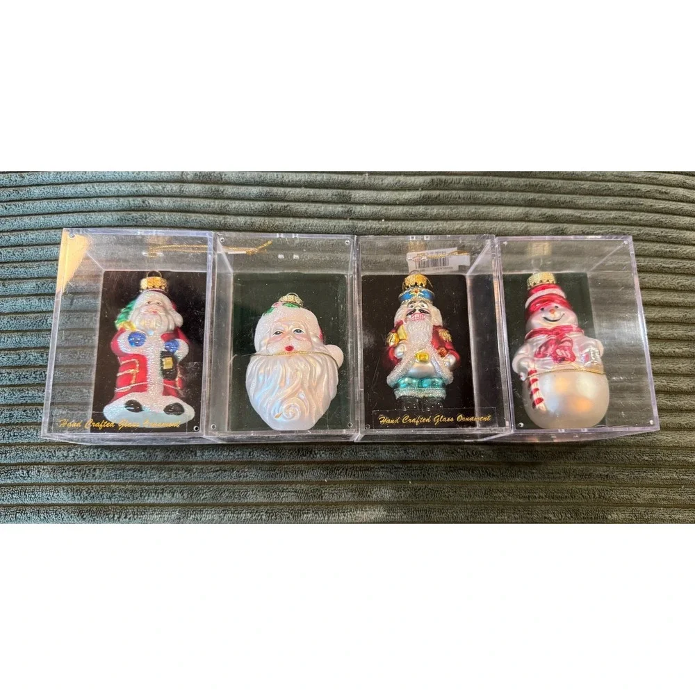 Unique Treasure Hand Crafted Glass Christmas Ornaments Set of 4‎